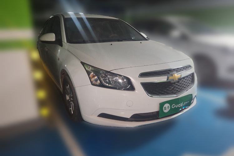 Used Chevrolet Cruze 2015 1.5L Classic SL MT Front Right 45 Deg