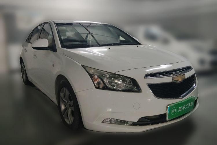 Used Chevrolet Cruze 2015 1.5L Classic SE MT Front Right 45 Deg