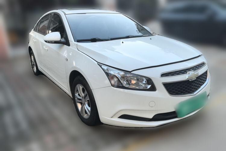 Used Chevrolet Cruze 2015 1.5L Classic SE AT Front Right 45 Deg