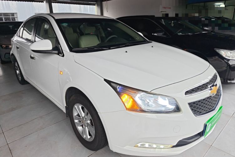 Used Chevrolet Cruze 2015 1.5L Classic SL MT Front Right 45 Deg