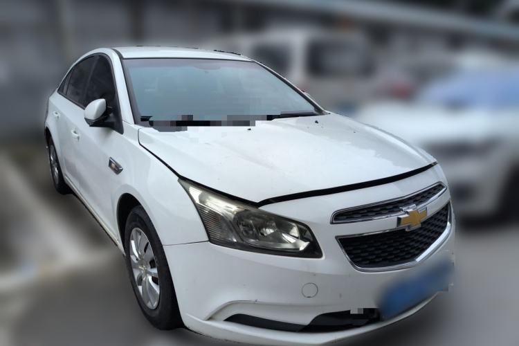Used Chevrolet Cruze 2015 1.5L Classic SL MT Front Right 45 Deg