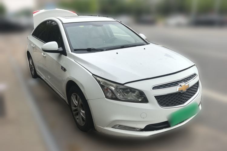 Used Chevrolet Cruze 2015 1.5L Classic SE AT Front Right 45 Deg