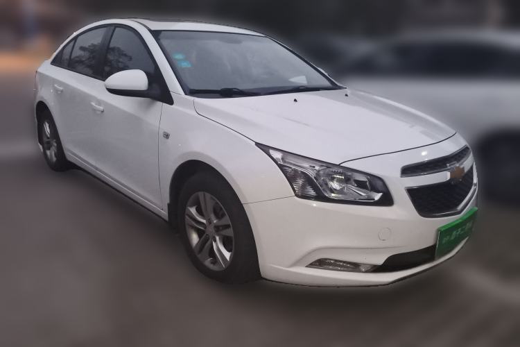 Used Chevrolet Cruze 2015 1.5L Classic SE MT Front Right 45 Deg