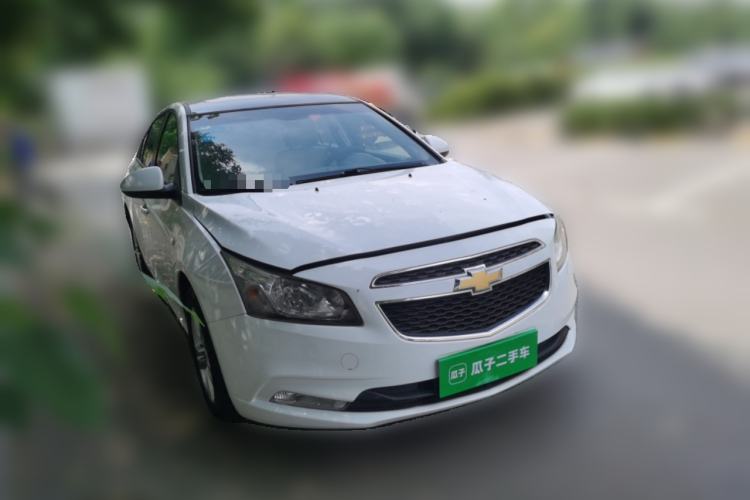 Used Chevrolet Cruze 2015 1.5L Classic SE MT Front Right 45 Deg