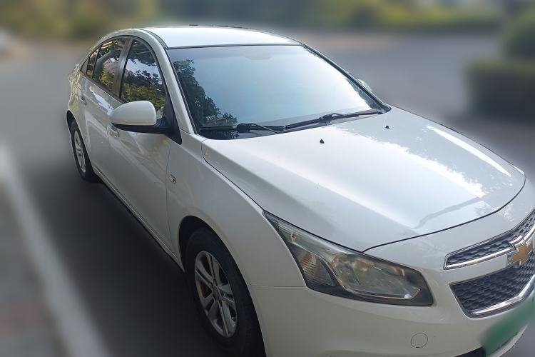 Used Chevrolet Cruze 2015 1.5L Classic SL MT Front Right 45 Deg