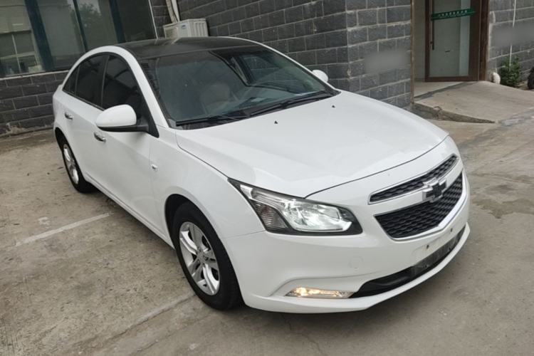 Used Chevrolet Cruze 2015 1.5L Classic SE AT Front Right 45 Deg