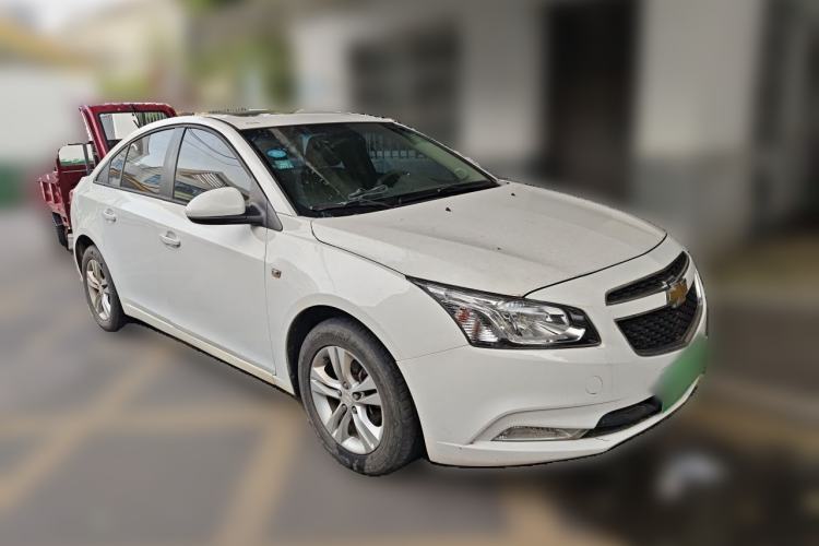 Used Chevrolet Cruze 2015 1.5L Classic SE AT Front Right 45 Deg