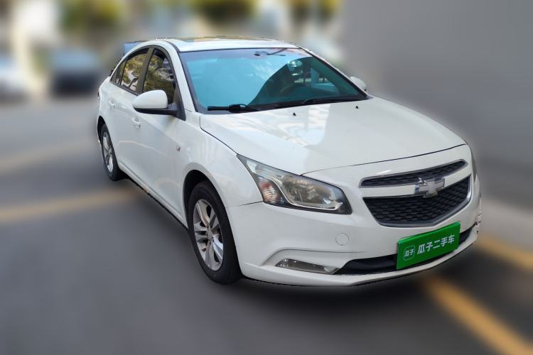 Used Chevrolet Cruze 2015 1.5L Classic SE AT Front Right 45 Deg