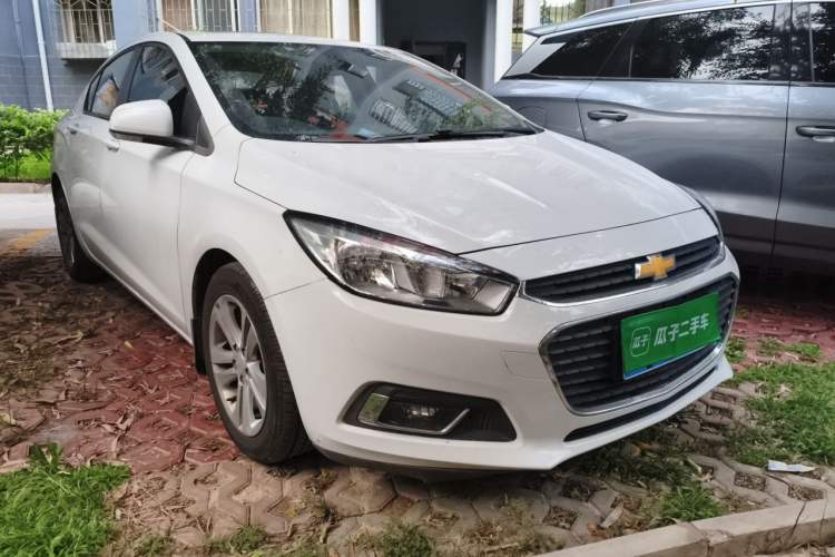 Used Chevrolet Cruze 2015 1.5L Automatic Luxury Edition Front Right 45 Deg