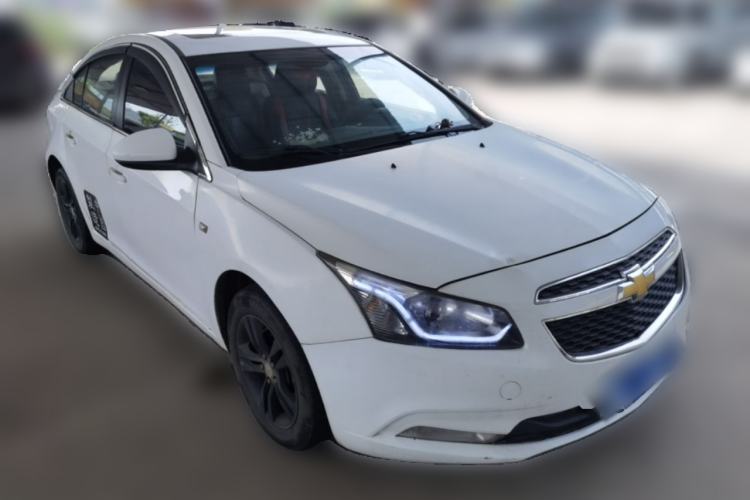 Used Chevrolet Cruze 2015 1.5L Classic SE AT Front Right 45 Deg