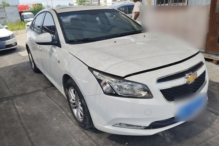 Used Chevrolet Cruze 2015 1.5L Classic SE MT Front Right 45 Deg