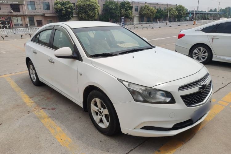 Used Chevrolet Cruze 2015 1.5L Classic SL MT Front Right 45 Deg