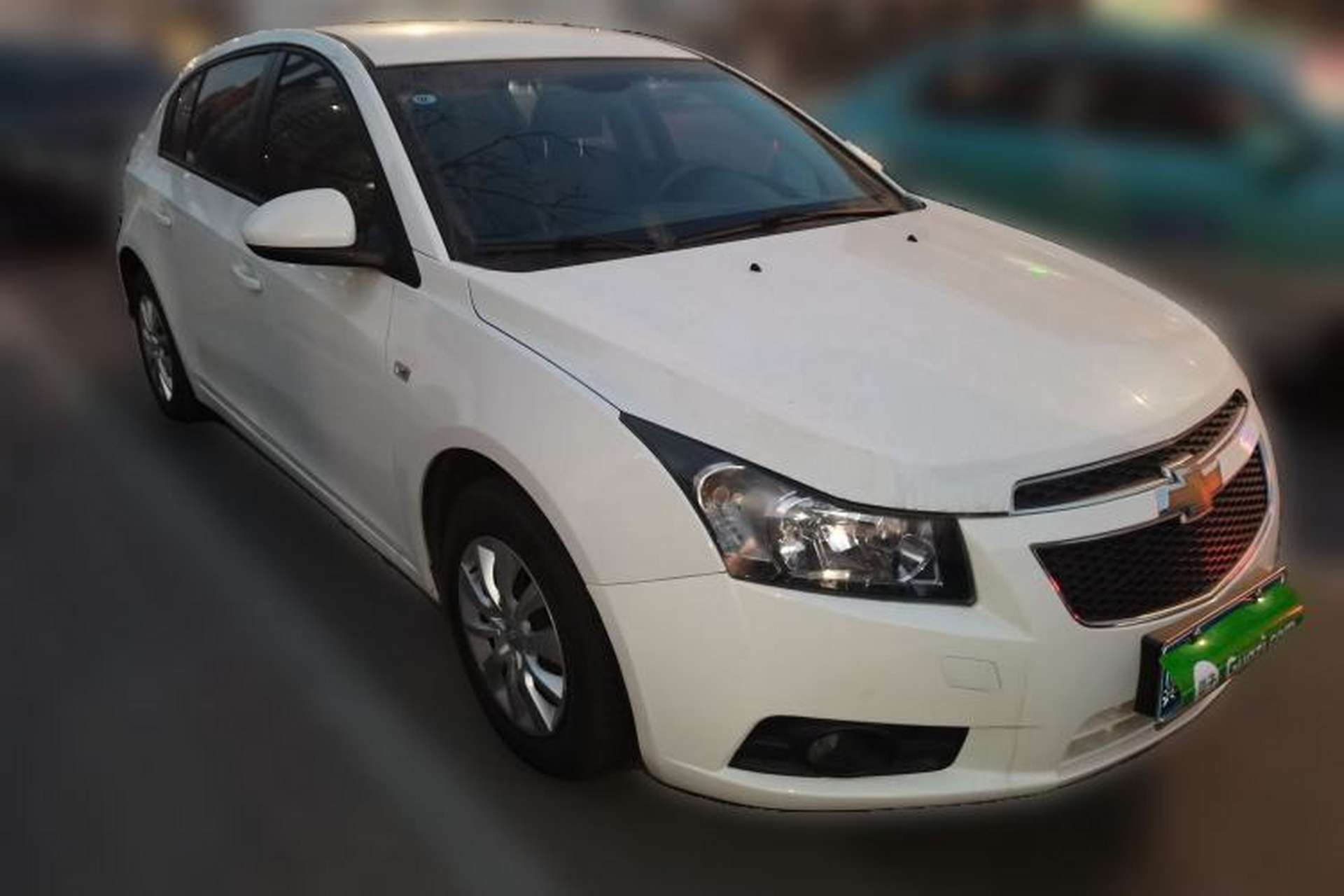 Used Chevrolet Cruze 2015 Hatchback 1.6L Manual Comfort Edition Front Right 45 Deg