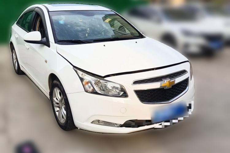Used Chevrolet Cruze 2015 1.5L Classic SE AT Front Right 45 Deg