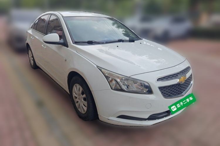 Used Chevrolet Cruze 2015 1.5L Classic SL MT Front Right 45 Deg