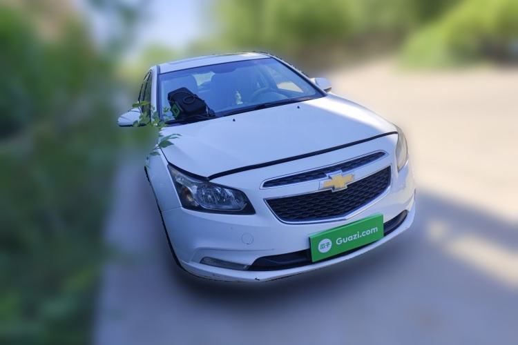 Used Chevrolet Cruze 2015 1.5L Classic SE MT Front Right 45 Deg