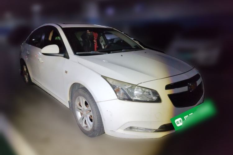 Used Chevrolet Cruze 2015 1.5L Classic SE AT Front Right 45 Deg