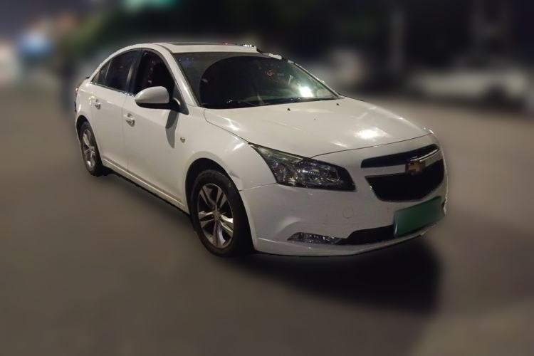 Used Chevrolet Cruze 2015 1.5L Classic SE AT Front Right 45 Deg