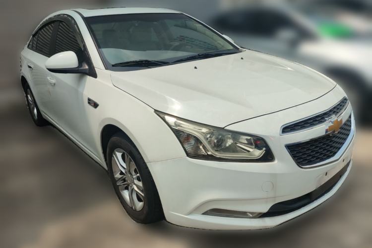 Used Chevrolet Cruze 2015 1.5L Classic SE AT Front Right 45 Deg