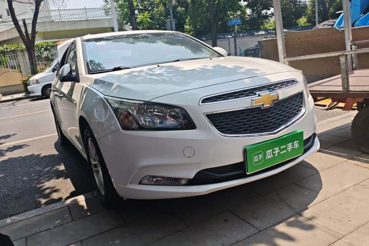 Used Chevrolet Cruze 2015 1.5L Classic SE MT Front Right 45 Deg