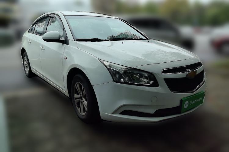 Used Chevrolet Cruze 2015 1.5L Classic SL MT Front Right 45 Deg