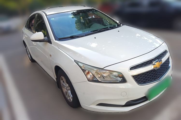 Used Chevrolet Cruze 2015 1.5L Classic SL MT Front Right 45 Deg