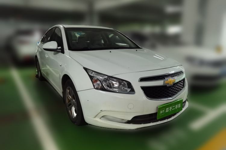 Used Chevrolet Cruze 2015 1.5L Classic SE MT Front Right 45 Deg