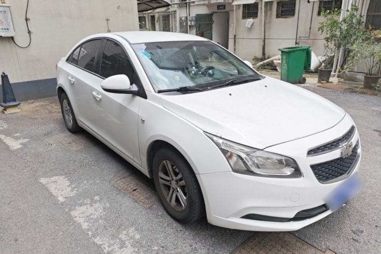 Used Chevrolet Cruze 2015 1.5L Classic SL MT Front Right 45 Deg
