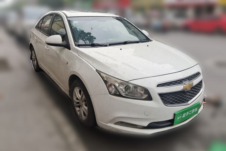 Used Chevrolet Cruze 2015 1.5L Classic SE MT Front Right 45 Deg