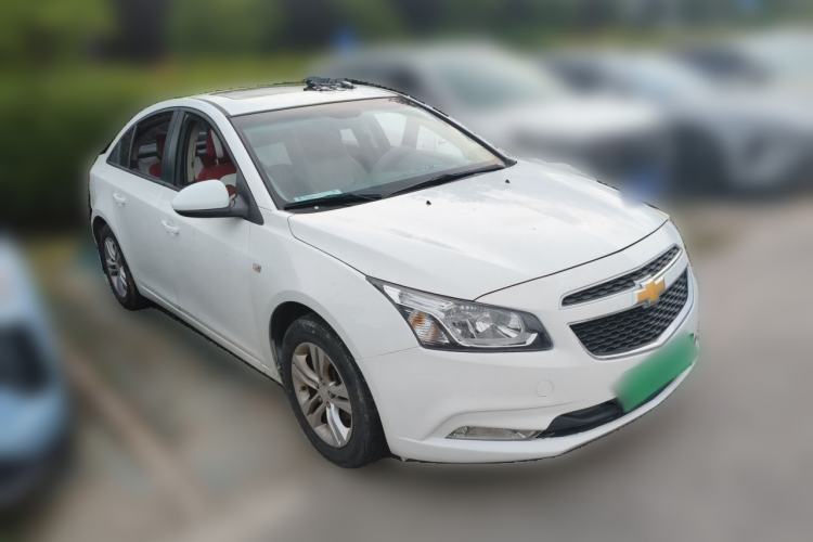 Used Chevrolet Cruze 2015 1.5L Classic SE AT Front Right 45 Deg