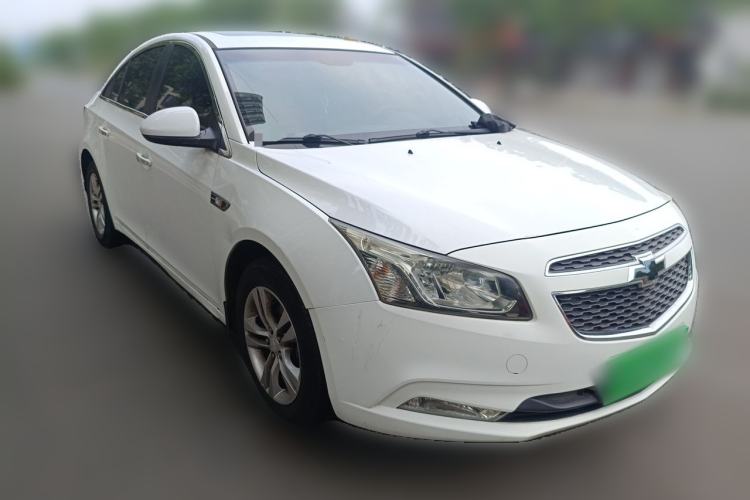 Used Chevrolet Cruze 2015 1.5L Classic SE MT Front Right 45 Deg