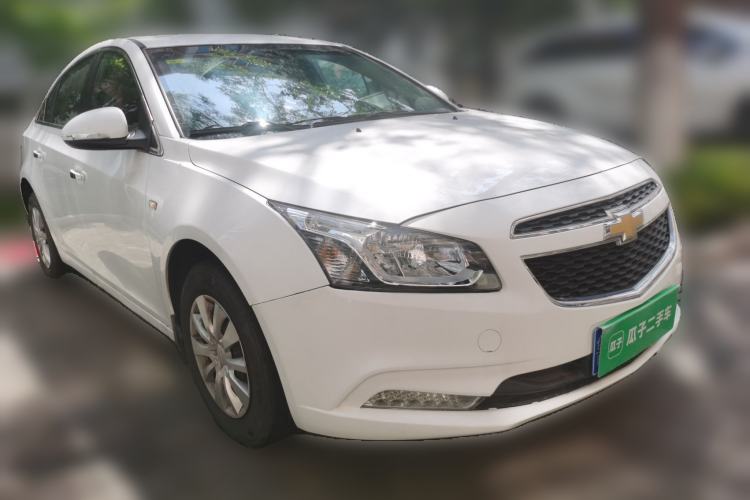 Used Chevrolet Cruze 2015 1.5L Classic SL MT Front Right 45 Deg