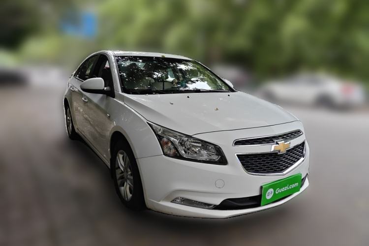 Used Chevrolet Cruze 2015 1.5L Classic SE MT Front Right 45 Deg