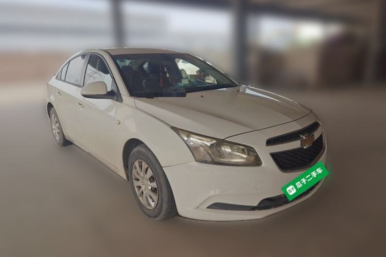 Used Chevrolet Cruze 2015 1.5L Classic SL MT Front Right 45 Deg