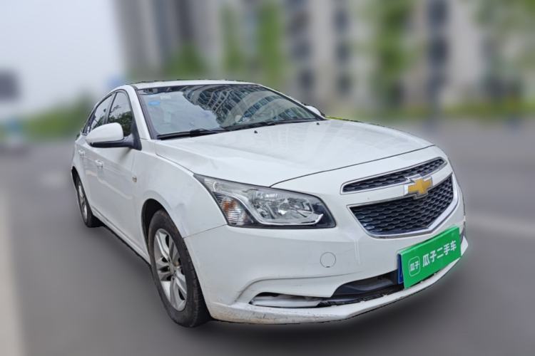 Used Chevrolet Cruze 2015 1.5L Classic SE MT Front Right 45 Deg