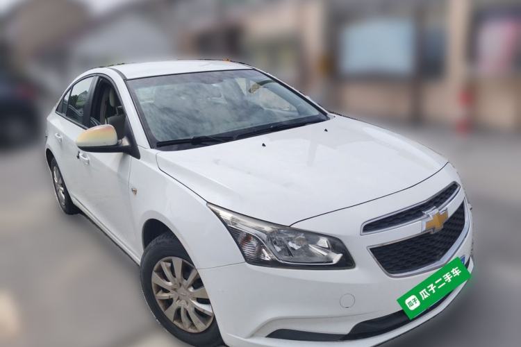 Used Chevrolet Cruze 2015 1.5L Classic SL MT Front Right 45 Deg