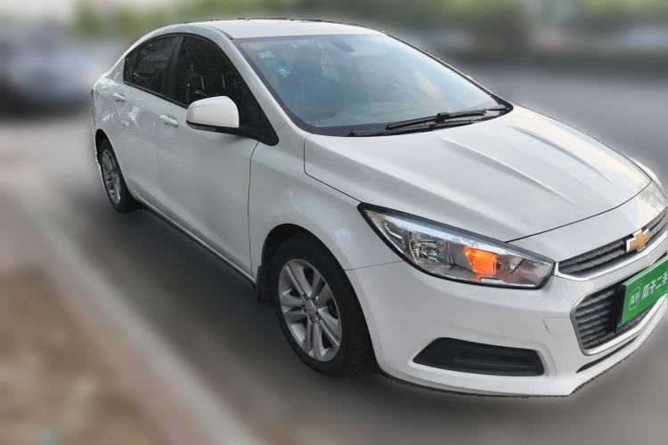 Used Chevrolet Cruze 2015 1.5L Automatic Fashion Navigation Edition Front Right 45 Deg