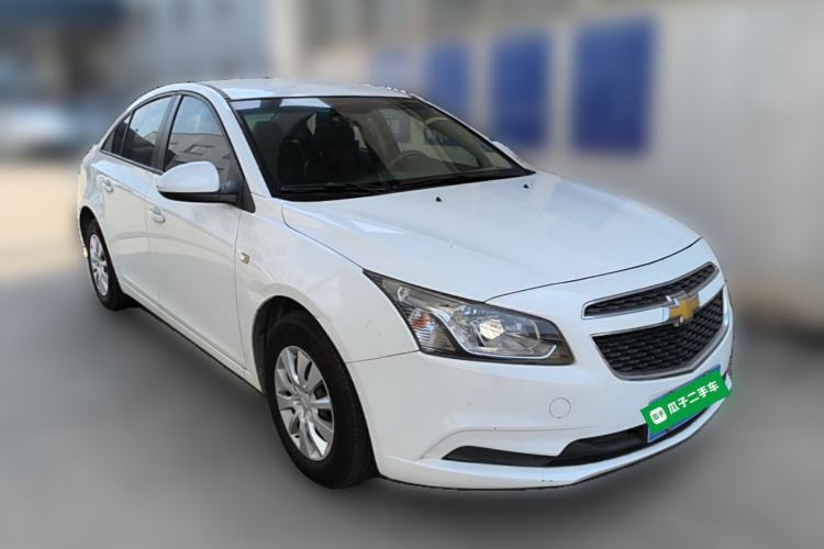 Used Chevrolet Cruze 2015 1.5L Classic SL MT Front Right 45 Deg