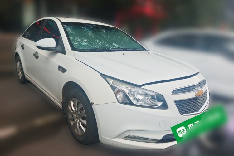 Used Chevrolet Cruze 2015 1.5L Classic SL MT Front Right 45 Deg