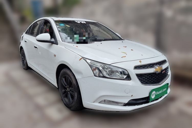 Used Chevrolet Cruze 2015 1.5L Classic SE MT Front Right 45 Deg