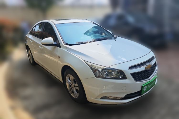 Used Chevrolet Cruze 2015 1.5L Classic SE MT Front Right 45 Deg