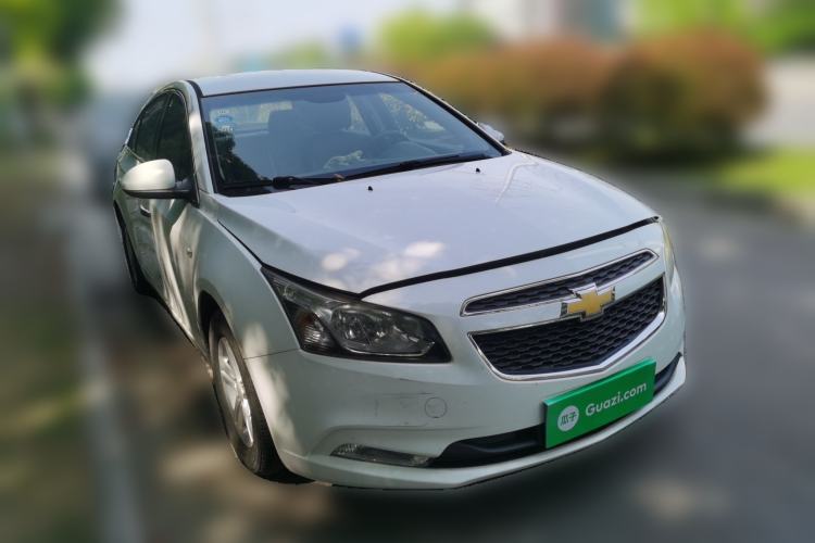 Used Chevrolet Cruze 2015 1.5L Classic SL MT Front Right 45 Deg