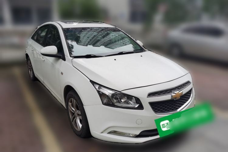 Used Chevrolet Cruze 2015 1.5L Classic SE AT Front Right 45 Deg