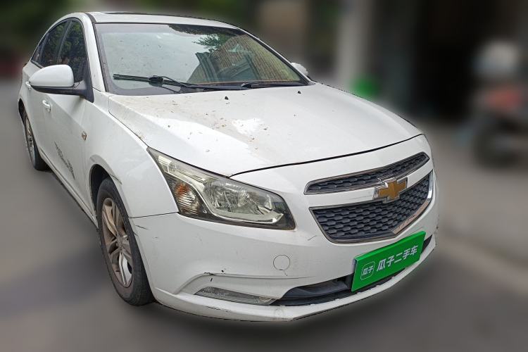 Used Chevrolet Cruze 2015 1.5L Classic SE MT Front Right 45 Deg