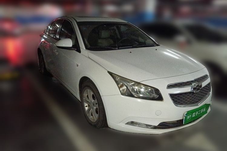 Used Chevrolet Cruze 2015 1.5L Classic SE MT Front Right 45 Deg