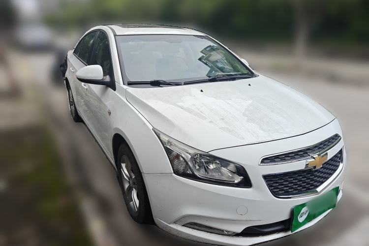 Used Chevrolet Cruze 2015 1.5L Classic SE MT Front Right 45 Deg