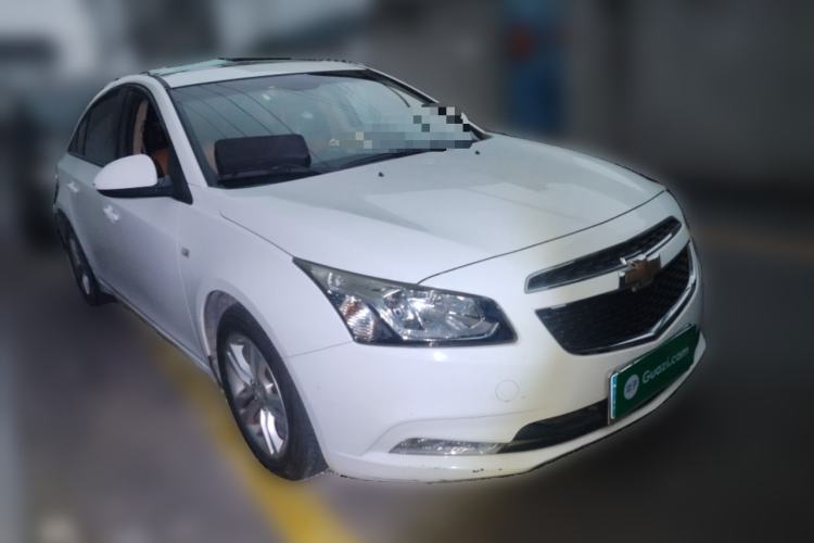 Used Chevrolet Cruze 2015 1.5L Classic SE MT Front Right 45 Deg