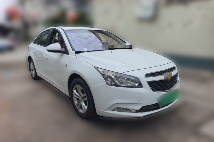 Used Chevrolet Cruze 2015 1.5L Classic SE AT Front Right 45 Deg
