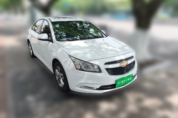 Used Chevrolet Cruze 2015 1.5L Classic SE MT Front Right 45 Deg