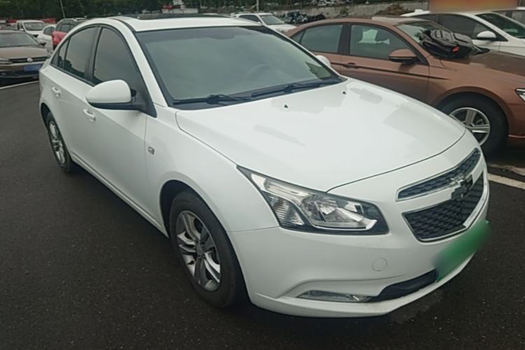 Used Chevrolet Cruze 2015 1.5L Classic SE AT Front Right 45 Deg
